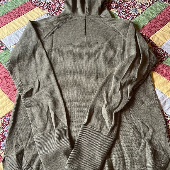 Sit In Lotus Hoodie Sweater - Picture 7 of 9